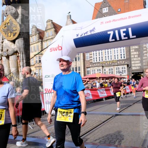 13.09.2026 - 21. swb-Marathon Bremen Tim E. http://msf.ph/oto/10326556 13.09.2026 11:01:29 Ziel 10428, 10639, 10892, 10964, 10965, 11049, 11116, 11260, 11306, 11428, 11681, 11682, 11751, 11813, 11816, 11850, 12085, 12241, 12245, 12283, 12390, 12391 meine-sportfotos.de