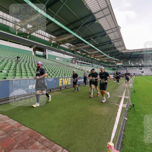 13.09.2026 - 21. swb-Marathon Bremen Michael Burmester http://msf.ph/oto/10326564 13.09.2026 13:30:47 Laufen im Stadion 122, 171, 224, 295, 297, 405, 487, 639, 767, 806, 840, 965, 1114, 1217, 1242, 1270, 1314, 1329, 1529, 1633, 1634, 1775, 1810, 1811, 1886, 1904, 1983, 2216, 2238, 2242, 2249, 2263, 2368, 2372, 2436, 2449, 2546, 2615, 2629, 2637, 2643, 2677, 2719, 2726, 2738, 2740, 2830, 2869, 2871, 2877, 2918, 2952, 2994, 3038, 3053, 3094, 3101, 3227, 3286, 3401, 3426, 3563, 3605, 3723, 3873, 3876, 3898, 3918, 3929, 4056, 357 meine-sportfotos.de