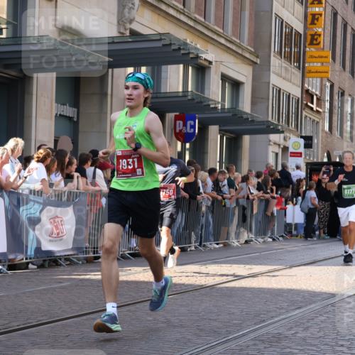 13.09.2026 - 21. swb-Marathon Bremen Strokosch-Dieckow http://msf.ph/oto/10326628 13.09.2026 13:20:22 Ziel 541, 769, 876, 1528, 1646, 1881, 2493, 2640, 3356, 3813, 3866, 4174, 4357, 4358, 4482, 4612, 5161, 5213, 5493, 5855, 5954, 6177, 6495, 6496, 7411, 7517, 8005, 8141, 8804, 9162, 9691, 9721, 9949, 13126, 201, 205, 232, 334, 655, 1058, 1197, 1390, 1537, 1646, 1750, 1931, 2122, 2343, 2577, 2807, 2885, 2903, 2953, 3685, 3690, 4287, 4351, 5137, 5340, 5389, 5450, 5583, 6663, 6901, 7018, 7341, 7531, 7664, 8178, 9047, 9518, 9756, 13222 meine-sportfotos.de