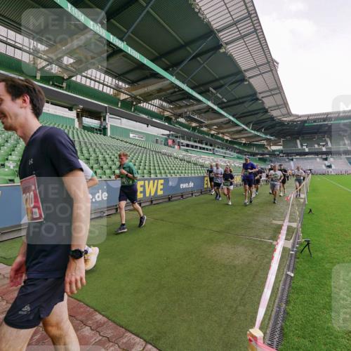 13.09.2026 - 21. swb-Marathon Bremen Michael Burmester http://msf.ph/oto/10326631 13.09.2026 13:30:53 Laufen im Stadion 122, 171, 224, 295, 297, 405, 487, 639, 767, 806, 840, 965, 1114, 1217, 1242, 1270, 1310, 1314, 1329, 1529, 1633, 1634, 1775, 1810, 1811, 1886, 1892, 1904, 1983, 2216, 2238, 2242, 2249, 2263, 2368, 2372, 2449, 2546, 2615, 2629, 2637, 2643, 2677, 2719, 2726, 2738, 2830, 2869, 2871, 2877, 2918, 2952, 2994, 3038, 3053, 3094, 3101, 3140, 3227, 3286, 3401, 3426, 3563, 3723, 3736, 3873, 3876, 3898, 3918, 3929, 3944, 4056, 357 meine-sportfotos.de