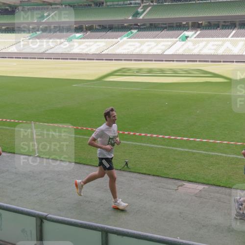 13.09.2026 - 21. swb-Marathon Bremen Michael Burmester http://msf.ph/oto/10326652 13.09.2026 12:56:12 Laufen im Stadion 205, 307, 388, 411, 431, 465, 495, 655, 769, 854, 857, 876, 913, 926, 948, 1058, 1130, 1197, 1390, 1537, 1599, 1601, 1645, 1750, 1972, 2001, 2040, 2122, 2125, 2234, 2251, 2260, 2319, 2383, 2473, 2474, 2535, 2604, 2634, 2640, 2671, 2761, 2812, 2922, 2948, 3057, 3119, 3134, 3175, 3192, 3202, 3246, 3290, 3346, 3348, 3411, 3458, 3508, 3706, 3716, 3813, 3836, 4135, 4137, 4171, 4413, 4479, 4733, 5277, 5430, 5530, 5695, 5867, 6106 meine-sportfotos.de