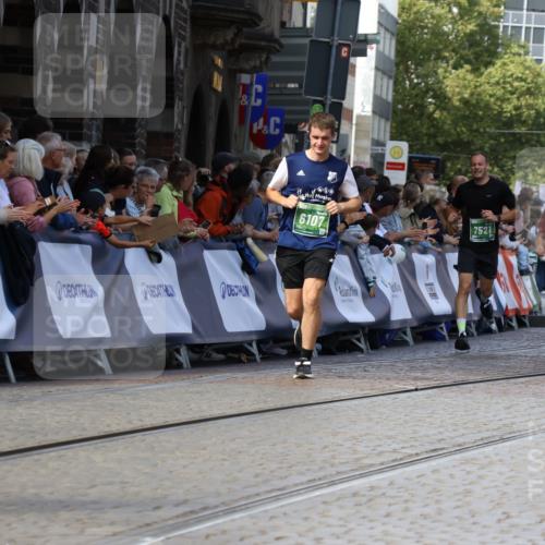 13.09.2026 - 21. swb-Marathon Bremen Strokosch-Dieckow http://msf.ph/oto/10326666 13.09.2026 13:12:07 Ziel 826, 863, 4368, 4651, 5521, 5585, 5893, 6059, 6668, 8996, 9398, 13055, 3362, 3830, 5940, 6107, 7328, 7521, 8981, 13013 meine-sportfotos.de
