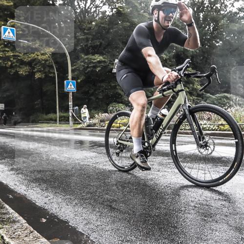 13.09.2026 - Stadtparktriathlon H.Heesch http://msf.ph/oto/10326672 13.09.2026 11:45:10 Radfahren 829, 877, 915 meine-sportfotos.de