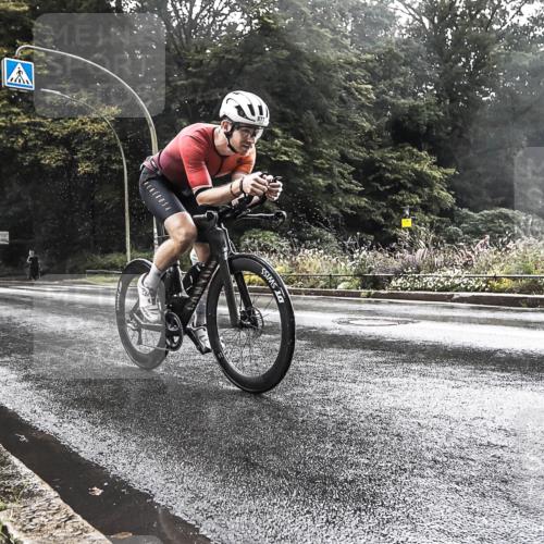 13.09.2026 - Stadtparktriathlon H.Heesch http://msf.ph/oto/10326686 13.09.2026 11:45:13 Radfahren 829, 877, 915 meine-sportfotos.de