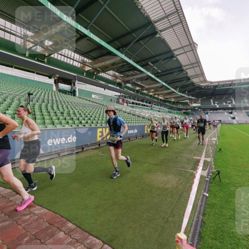 13.09.2026 - 21. swb-Marathon Bremen Michael Burmester http://msf.ph/oto/10326704 13.09.2026 13:31:02 Laufen im Stadion 122, 171, 224, 295, 297, 405, 487, 639, 767, 806, 840, 965, 1114, 1142, 1242, 1310, 1314, 1329, 1529, 1633, 1634, 1775, 1810, 1811, 1869, 1886, 1892, 1904, 1983, 2216, 2238, 2242, 2249, 2263, 2368, 2372, 2449, 2615, 2629, 2637, 2643, 2677, 2719, 2726, 2738, 2830, 2869, 2871, 2877, 2918, 2945, 2952, 2994, 3038, 3053, 3094, 3101, 3140, 3223, 3227, 3286, 3401, 3426, 3644, 3723, 3736, 3873, 3876, 3898, 3918, 3929, 3944, 4056, 357 meine-sportfotos.de