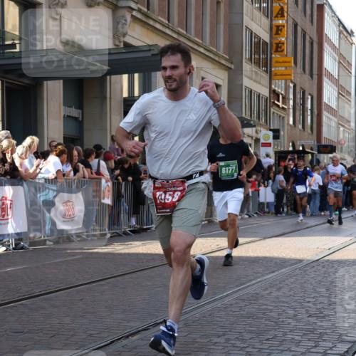 13.09.2026 - 21. swb-Marathon Bremen Strokosch-Dieckow http://msf.ph/oto/10326714 13.09.2026 13:20:25 Ziel 541, 769, 876, 1056, 1528, 1881, 2425, 2640, 3356, 3813, 3866, 4174, 4316, 4357, 4358, 4482, 4612, 5161, 5213, 5493, 5855, 5954, 6177, 6401, 6495, 6496, 6680, 7411, 7517, 8005, 8141, 8804, 9162, 9691, 9721, 9949, 13126, 201, 205, 232, 334, 655, 1058, 1197, 1390, 1537, 1646, 1750, 1931, 2122, 2493, 2577, 2807, 2885, 2903, 2953, 3685, 3690, 4351, 4358, 5137, 5389, 5450, 5583, 6663, 6901, 7018, 7341, 7531, 7664, 8178, 9047, 9518, 9756, 13222 meine-sportfotos.de