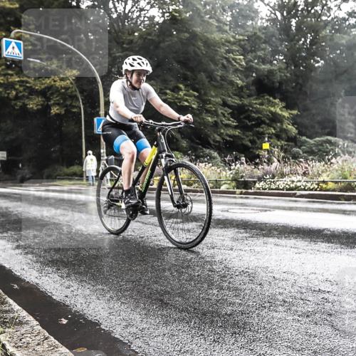 13.09.2026 - Stadtparktriathlon H.Heesch http://msf.ph/oto/10326716 13.09.2026 11:45:42 Radfahren 749, 754, 839 meine-sportfotos.de