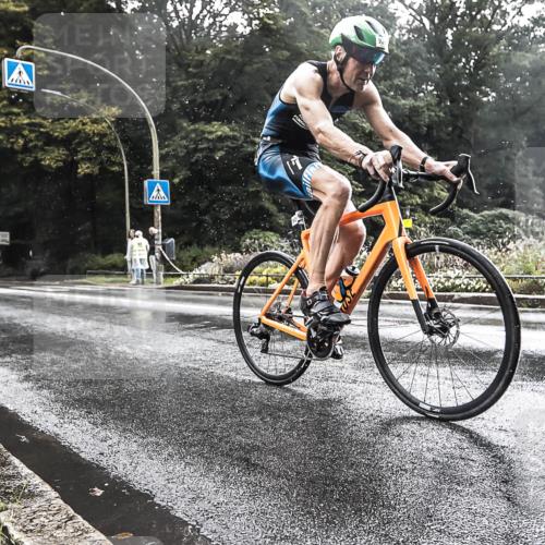 13.09.2026 - Stadtparktriathlon H.Heesch http://msf.ph/oto/10326738 13.09.2026 11:45:53 Radfahren 866, 926 meine-sportfotos.de