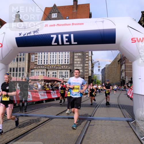 13.09.2026 - 21. swb-Marathon Bremen Tim E. http://msf.ph/oto/10326745 13.09.2026 11:01:39 Ziel 10181, 10560, 10647, 10648, 10678, 10892, 11260, 11306, 11459, 11467, 11550, 11551, 11666, 11751, 11788, 11796, 11798, 11813, 11816, 11969, 11970, 12047, 12062, 12245, 12283, 12390, 12391 meine-sportfotos.de