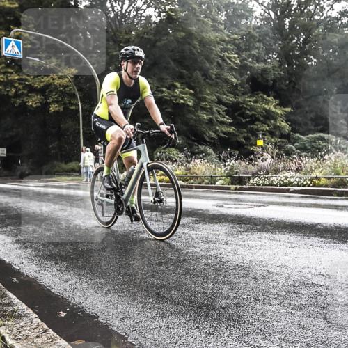 13.09.2026 - Stadtparktriathlon H.Heesch http://msf.ph/oto/10326746 13.09.2026 11:45:54 Radfahren 866, 926 meine-sportfotos.de