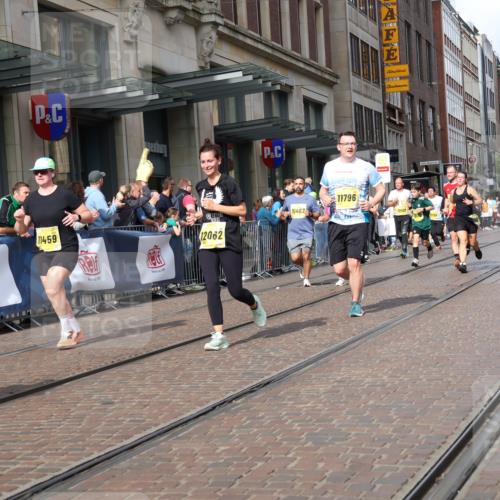 13.09.2026 - 21. swb-Marathon Bremen Strokosch-Dieckow http://msf.ph/oto/10326754 13.09.2026 11:01:16 Ziel 10181, 10251, 10332, 10497, 10560, 10647, 10648, 10678, 11075, 11150, 11305, 11324, 11459, 11467, 11479, 11486, 11550, 11551, 11666, 11668, 11747, 11788, 11796, 11798, 11969, 11970, 11985, 11986, 12047, 12062, 10093, 10428, 10639, 10753, 10892, 10964, 10965, 11049, 11116, 11260, 11306, 11428, 11540, 11681, 11682, 11728, 11751, 11813, 11816, 11850, 12085, 12116, 12241, 12245, 12283, 12390, 12391, 12428 meine-sportfotos.de