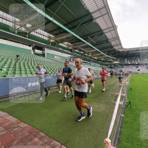 13.09.2026 - 21. swb-Marathon Bremen Michael Burmester http://msf.ph/oto/10326805 13.09.2026 13:31:16 Laufen im Stadion 122, 224, 295, 297, 386, 405, 487, 617, 639, 767, 806, 840, 965, 1114, 1142, 1310, 1314, 1326, 1329, 1529, 1633, 1634, 1775, 1801, 1810, 1811, 1869, 1892, 1904, 1983, 2216, 2242, 2249, 2344, 2368, 2372, 2449, 2615, 2629, 2637, 2643, 2677, 2719, 2726, 2738, 2869, 2871, 2877, 2918, 2945, 2952, 2994, 3038, 3094, 3101, 3140, 3223, 3227, 3379, 3401, 3426, 3572, 3644, 3723, 3736, 3873, 3876, 3918, 3929, 3944, 4056, 357 meine-sportfotos.de