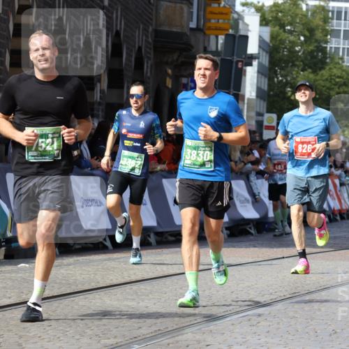 13.09.2026 - 21. swb-Marathon Bremen Strokosch-Dieckow http://msf.ph/oto/10326808 13.09.2026 13:12:13 Ziel 493, 826, 863, 2444, 3336, 4368, 4651, 4698, 5521, 5585, 5893, 6668, 8996, 9398, 13055, 899, 1517, 2480, 3362, 3830, 4560, 7328, 7521, 8981 meine-sportfotos.de