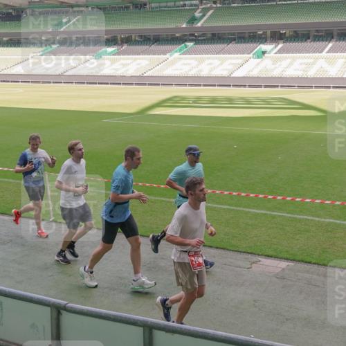 13.09.2026 - 21. swb-Marathon Bremen Michael Burmester http://msf.ph/oto/10326809 13.09.2026 12:56:27 Laufen im Stadion 205, 307, 388, 411, 431, 465, 655, 769, 854, 857, 876, 913, 926, 948, 1058, 1130, 1197, 1537, 1601, 1645, 1750, 1809, 1900, 1972, 2001, 2040, 2051, 2075, 2122, 2125, 2251, 2260, 2319, 2473, 2493, 2535, 2604, 2634, 2640, 2671, 2761, 2812, 2948, 3057, 3078, 3119, 3192, 3202, 3246, 3290, 3346, 3348, 3411, 3450, 3458, 3508, 3514, 3634, 3706, 3716, 3760, 3813, 3836, 4135, 4137, 4171, 4316, 4413, 4479, 4733, 5277, 5430, 5530, 5695, 5867, 6106 meine-sportfotos.de