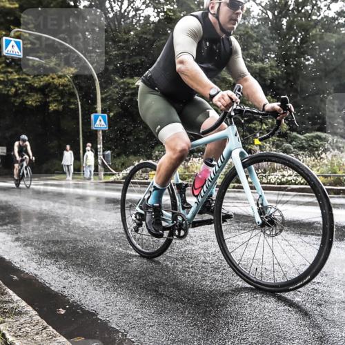 13.09.2026 - Stadtparktriathlon H.Heesch http://msf.ph/oto/10326810 13.09.2026 11:46:33 Radfahren 786, 835, 933 meine-sportfotos.de