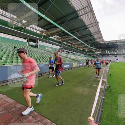 13.09.2026 - 21. swb-Marathon Bremen Michael Burmester http://msf.ph/oto/10326827 13.09.2026 13:31:18 Laufen im Stadion 122, 224, 295, 297, 386, 405, 487, 617, 639, 767, 806, 840, 965, 1114, 1142, 1310, 1314, 1326, 1329, 1529, 1633, 1634, 1775, 1801, 1810, 1811, 1869, 1892, 1897, 1904, 1983, 2216, 2242, 2249, 2253, 2344, 2368, 2372, 2615, 2629, 2637, 2643, 2677, 2719, 2726, 2738, 2869, 2871, 2877, 2918, 2945, 2952, 2994, 3038, 3094, 3101, 3140, 3223, 3227, 3379, 3401, 3426, 3572, 3644, 3723, 3736, 3873, 3876, 3918, 3929, 3944, 4056, 357 meine-sportfotos.de