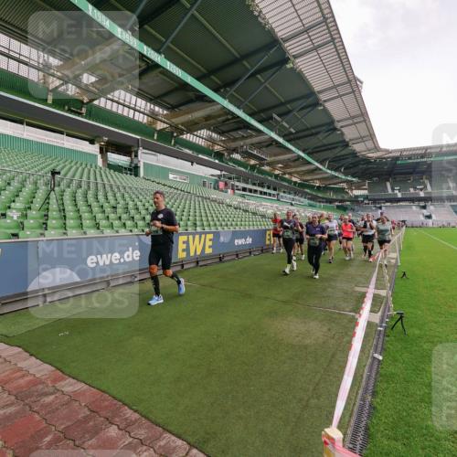 13.09.2026 - 21. swb-Marathon Bremen Michael Burmester http://msf.ph/oto/10326850 13.09.2026 13:31:24 Laufen im Stadion 122, 224, 295, 297, 344, 386, 405, 487, 617, 639, 806, 840, 965, 1114, 1142, 1310, 1314, 1326, 1329, 1427, 1529, 1775, 1801, 1810, 1811, 1869, 1892, 1897, 1904, 1983, 2216, 2242, 2249, 2253, 2270, 2344, 2368, 2372, 2615, 2629, 2637, 2643, 2677, 2719, 2726, 2869, 2871, 2877, 2918, 2945, 2952, 2994, 3038, 3094, 3101, 3140, 3223, 3227, 3379, 3401, 3426, 3572, 3644, 3723, 3736, 3746, 3873, 3876, 3918, 3929, 3944, 357 meine-sportfotos.de