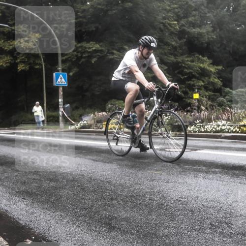 13.09.2026 - Stadtparktriathlon H.Heesch http://msf.ph/oto/10326886 13.09.2026 12:58:32 Radfahren 1212, 1237, 1312, 1336, 1383 meine-sportfotos.de