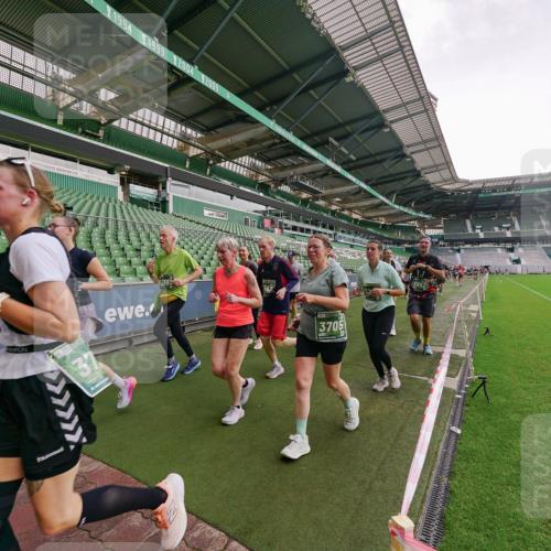 13.09.2026 - 21. swb-Marathon Bremen Michael Burmester http://msf.ph/oto/10326888 13.09.2026 13:31:28 Laufen im Stadion 122, 224, 295, 297, 344, 386, 405, 487, 617, 639, 806, 840, 965, 1114, 1133, 1142, 1310, 1314, 1326, 1329, 1427, 1529, 1775, 1801, 1810, 1811, 1869, 1892, 1897, 1904, 1983, 2216, 2242, 2249, 2253, 2270, 2344, 2368, 2372, 2615, 2629, 2637, 2643, 2677, 2719, 2726, 2869, 2871, 2877, 2918, 2945, 2952, 2994, 3038, 3094, 3101, 3140, 3223, 3227, 3379, 3401, 3426, 3572, 3644, 3723, 3736, 3746, 3873, 3876, 3918, 3944, 357 meine-sportfotos.de