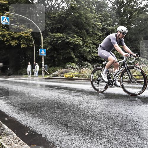 13.09.2026 - Stadtparktriathlon H.Heesch http://msf.ph/oto/10326893 13.09.2026 11:47:27 Radfahren 745, 826, 863 meine-sportfotos.de