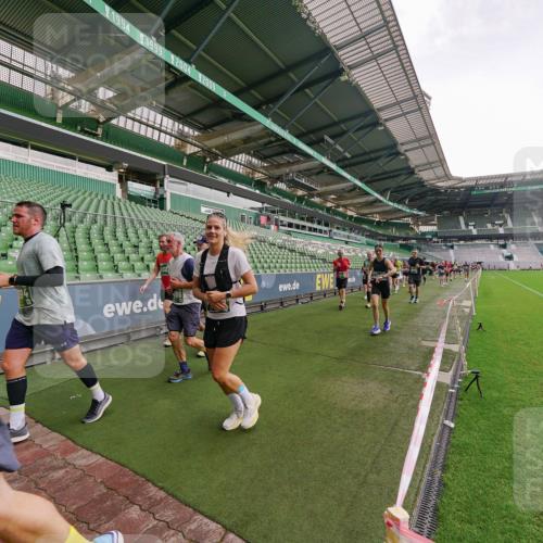 13.09.2026 - 21. swb-Marathon Bremen Michael Burmester http://msf.ph/oto/10326915 13.09.2026 13:31:30 Laufen im Stadion 122, 224, 295, 297, 344, 386, 405, 487, 617, 639, 806, 840, 965, 1114, 1133, 1142, 1310, 1314, 1326, 1329, 1427, 1529, 1775, 1801, 1810, 1811, 1869, 1892, 1897, 1904, 2216, 2242, 2249, 2253, 2270, 2344, 2368, 2372, 2556, 2615, 2629, 2637, 2643, 2677, 2719, 2726, 2869, 2871, 2877, 2918, 2945, 2952, 2994, 3038, 3094, 3101, 3140, 3223, 3227, 3379, 3401, 3426, 3572, 3644, 3723, 3736, 3746, 3873, 3876, 3918, 3944, 357 meine-sportfotos.de