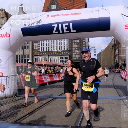 13.09.2026 - 21. swb-Marathon Bremen Tim E. http://msf.ph/oto/10326923 13.09.2026 11:01:42 Ziel 10181, 10560, 10647, 10648, 10678, 11260, 11306, 11324, 11459, 11467, 11550, 11551, 11666, 11751, 11788, 11796, 11798, 11813, 11816, 11969, 11970, 12047, 12062, 12245, 12390, 12391 meine-sportfotos.de