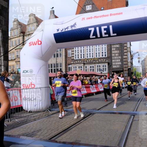 13.09.2026 - 21. swb-Marathon Bremen Tim E. http://msf.ph/oto/10326995 13.09.2026 11:01:44 Ziel 10181, 10251, 10560, 10647, 10648, 10678, 11306, 11324, 11459, 11467, 11550, 11551, 11666, 11788, 11796, 11798, 11813, 11969, 11970, 12047, 12062, 12390, 12391 meine-sportfotos.de