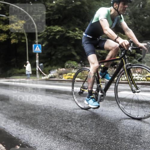 13.09.2026 - Stadtparktriathlon H.Heesch http://msf.ph/oto/10327008 13.09.2026 12:59:31 Radfahren 1422 meine-sportfotos.de