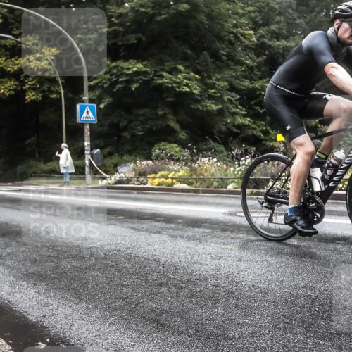 13.09.2026 - Stadtparktriathlon H.Heesch http://msf.ph/oto/10327009 13.09.2026 12:59:37 Radfahren 1270, 1360, 1397 meine-sportfotos.de