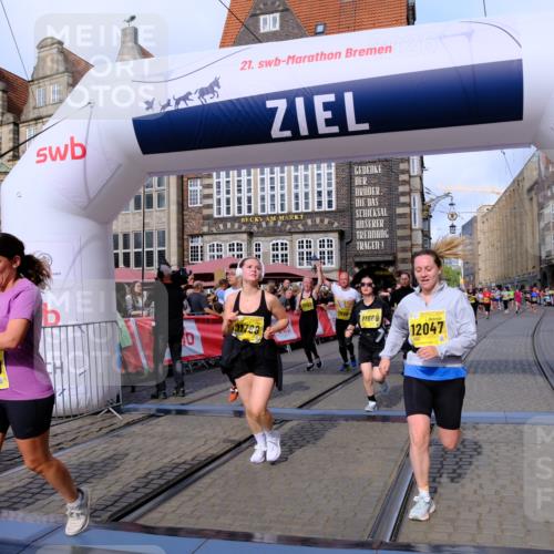 13.09.2026 - 21. swb-Marathon Bremen Tim E. http://msf.ph/oto/10327030 13.09.2026 11:01:46 Ziel 10181, 10251, 10497, 10560, 10647, 10648, 10678, 11324, 11459, 11467, 11550, 11551, 11666, 11788, 11796, 11798, 11969, 11970, 12047, 12062 meine-sportfotos.de