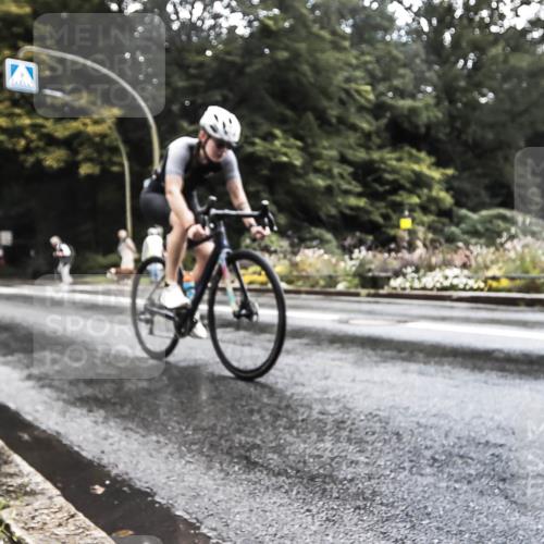 13.09.2026 - Stadtparktriathlon H.Heesch http://msf.ph/oto/10327043 13.09.2026 11:48:46 Radfahren 737, 766, 787, 804, 807, 825 meine-sportfotos.de