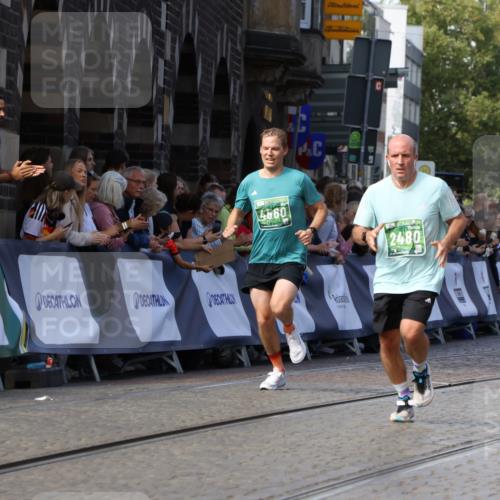 13.09.2026 - 21. swb-Marathon Bremen Strokosch-Dieckow http://msf.ph/oto/10327044 13.09.2026 13:12:25 Ziel 493, 863, 2444, 2447, 2820, 3336, 3703, 4283, 4698, 5893, 5940, 6107, 6739, 7521, 7621, 13013, 1517, 2362, 2480, 3054, 4560, 4879, 5416, 6796, 9775, 9803 meine-sportfotos.de