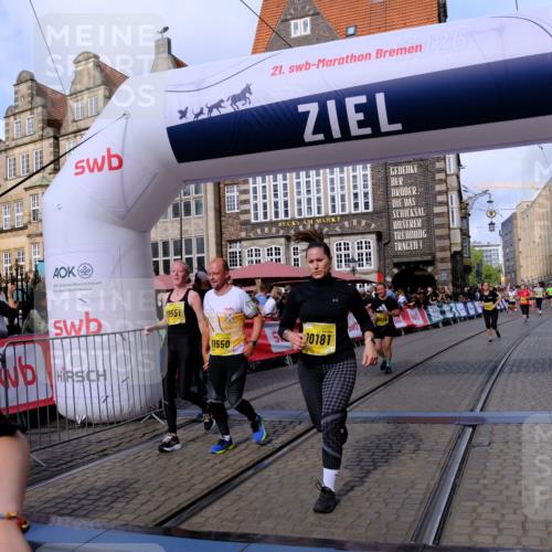 13.09.2026 - 21. swb-Marathon Bremen Tim E. http://msf.ph/oto/10327066 13.09.2026 11:01:48 Ziel 10181, 10251, 10497, 10560, 10647, 10648, 10678, 11305, 11324, 11459, 11467, 11550, 11551, 11666, 11788, 11796, 11798, 11969, 11970, 12047, 12062 meine-sportfotos.de