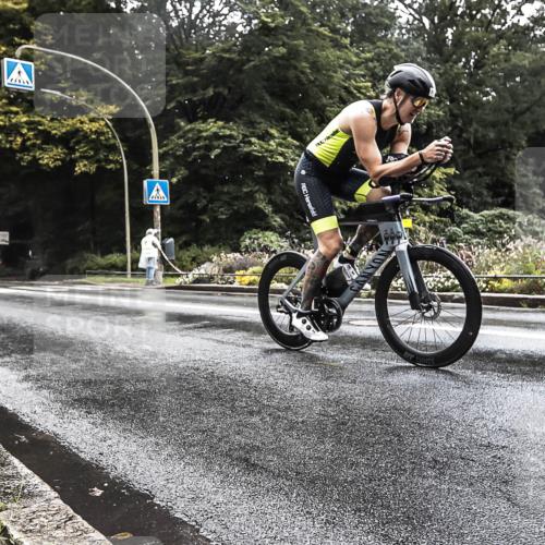 13.09.2026 - Stadtparktriathlon H.Heesch http://msf.ph/oto/10327069 13.09.2026 11:49:05 Radfahren 743, 862, 899, 927 meine-sportfotos.de