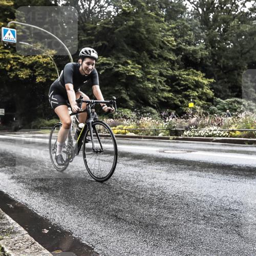 13.09.2026 - Stadtparktriathlon H.Heesch http://msf.ph/oto/10327088 13.09.2026 11:49:09 Radfahren 743, 744, 927 meine-sportfotos.de