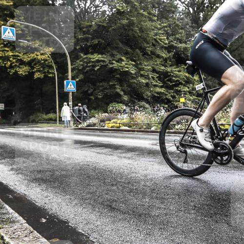 13.09.2026 - Stadtparktriathlon H.Heesch http://msf.ph/oto/10327097 13.09.2026 11:49:15 Radfahren 892 meine-sportfotos.de