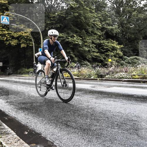 13.09.2026 - Stadtparktriathlon H.Heesch http://msf.ph/oto/10327121 13.09.2026 11:49:27 Radfahren 732, 879 meine-sportfotos.de