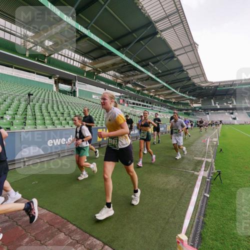 13.09.2026 - 21. swb-Marathon Bremen Michael Burmester http://msf.ph/oto/10327156 13.09.2026 13:32:02 Laufen im Stadion 122, 224, 295, 344, 350, 386, 487, 490, 617, 639, 690, 786, 787, 806, 840, 965, 1114, 1133, 1142, 1292, 1310, 1314, 1326, 1329, 1377, 1427, 1529, 1775, 1801, 1869, 1892, 1897, 1904, 1923, 2216, 2230, 2231, 2253, 2270, 2274, 2320, 2344, 2368, 2372, 2374, 2456, 2514, 2523, 2539, 2556, 2629, 2637, 2643, 2649, 2677, 2719, 2726, 2769, 2848, 2877, 2918, 2945, 2952, 3038, 3094, 3101, 3140, 3223, 3350, 3379, 3401, 3426, 3572, 3644, 3723, 3736, 3746, 3873, 3918, 3944, 357 meine-sportfotos.de