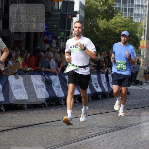 13.09.2026 - 21. swb-Marathon Bremen Strokosch-Dieckow http://msf.ph/oto/10327181 13.09.2026 13:12:31 Ziel 493, 2447, 2820, 3336, 3362, 3703, 3830, 4283, 5940, 6107, 6739, 7521, 7621, 13013, 2362, 3054, 3988, 4879, 5416, 6796, 8029, 9775, 9803, 13106 meine-sportfotos.de