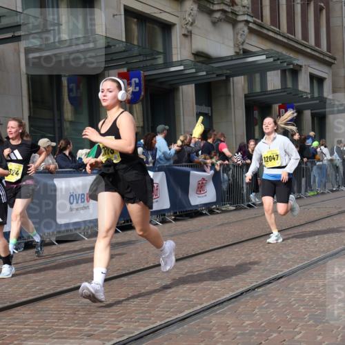 13.09.2026 - 21. swb-Marathon Bremen Strokosch-Dieckow http://msf.ph/oto/10327187 13.09.2026 11:01:25 Ziel 10181, 10251, 10332, 10409, 10444, 10497, 11075, 11115, 11150, 11305, 11324, 11369, 11412, 11413, 11479, 11486, 11550, 11551, 11666, 11668, 11747, 11798, 11859, 11985, 11986, 12379, 12412, 12466, 10560, 10647, 10648, 10678, 10892, 10964, 10965, 11049, 11116, 11260, 11306, 11428, 11459, 11467, 11666, 11681, 11682, 11751, 11788, 11796, 11798, 11813, 11816, 11850, 11969, 11970, 12047, 12062, 12241, 12245, 12283, 12390, 12391 meine-sportfotos.de