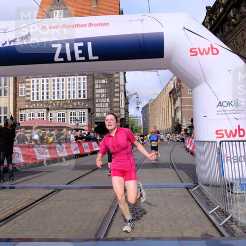 13.09.2026 - 21. swb-Marathon Bremen Tim E. http://msf.ph/oto/10327188 13.09.2026 11:01:54 Ziel 10181, 10251, 10332, 10497, 10560, 11075, 11150, 11305, 11324, 11459, 11467, 11479, 11486, 11550, 11551, 11666, 11668, 11747, 11788, 11798, 11985, 11986, 12047 meine-sportfotos.de