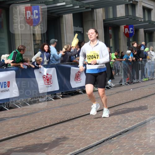 13.09.2026 - 21. swb-Marathon Bremen Strokosch-Dieckow http://msf.ph/oto/10327206 13.09.2026 11:01:25 Ziel 10181, 10251, 10332, 10409, 10444, 10497, 11075, 11115, 11150, 11305, 11324, 11369, 11412, 11413, 11479, 11486, 11550, 11551, 11666, 11668, 11747, 11798, 11859, 11985, 11986, 12379, 12412, 12466, 10560, 10647, 10648, 10678, 10892, 10964, 10965, 11049, 11116, 11260, 11306, 11428, 11459, 11467, 11666, 11681, 11682, 11751, 11788, 11796, 11798, 11813, 11816, 11850, 11969, 11970, 12047, 12062, 12241, 12245, 12283, 12390, 12391 meine-sportfotos.de