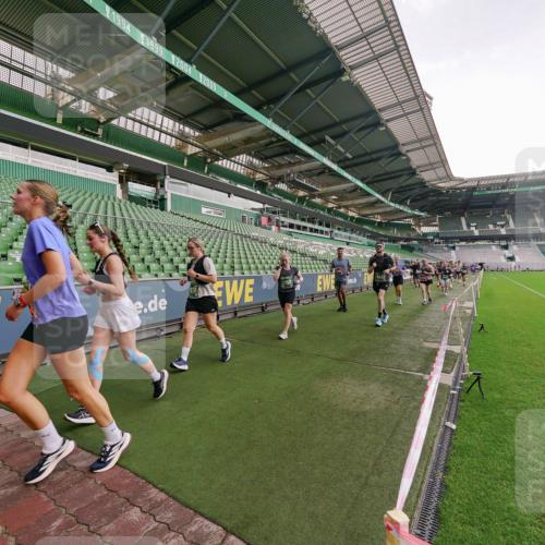 13.09.2026 - 21. swb-Marathon Bremen Michael Burmester http://msf.ph/oto/10327229 13.09.2026 13:32:08 Laufen im Stadion 122, 224, 295, 344, 350, 386, 487, 490, 617, 639, 690, 786, 787, 840, 965, 1114, 1133, 1142, 1292, 1310, 1314, 1326, 1329, 1377, 1427, 1529, 1591, 1592, 1775, 1801, 1869, 1892, 1897, 1904, 1923, 2216, 2230, 2231, 2253, 2270, 2274, 2320, 2344, 2368, 2372, 2374, 2456, 2514, 2523, 2539, 2556, 2616, 2629, 2637, 2643, 2649, 2677, 2719, 2726, 2769, 2848, 2877, 2945, 2952, 3014, 3038, 3094, 3101, 3140, 3223, 3350, 3379, 3401, 3426, 3572, 3644, 3723, 3736, 3746, 3873, 3901, 3918, 3944 meine-sportfotos.de