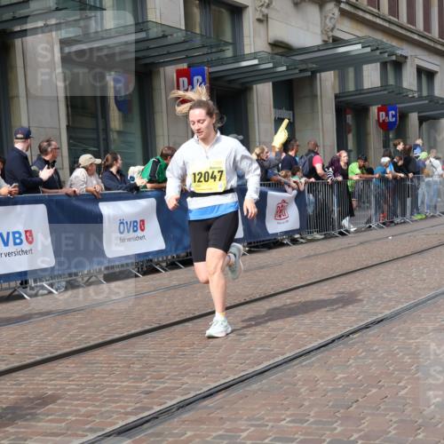 13.09.2026 - 21. swb-Marathon Bremen Strokosch-Dieckow http://msf.ph/oto/10327246 13.09.2026 11:01:26 Ziel 10181, 10251, 10332, 10409, 10444, 10497, 10817, 11075, 11115, 11150, 11268, 11305, 11324, 11369, 11412, 11413, 11479, 11486, 11550, 11551, 11668, 11747, 11859, 11985, 11986, 12095, 12379, 12412, 12466, 10181, 10560, 10647, 10648, 10678, 10892, 10964, 10965, 11049, 11116, 11260, 11306, 11428, 11459, 11467, 11550, 11551, 11666, 11681, 11682, 11751, 11788, 11796, 11798, 11813, 11816, 11969, 11970, 12047, 12062, 12241, 12245, 12283, 12390, 12391 meine-sportfotos.de
