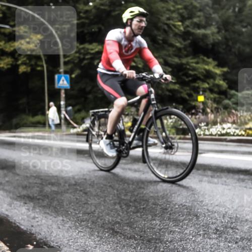 13.09.2026 - Stadtparktriathlon H.Heesch http://msf.ph/oto/10327263 13.09.2026 13:01:28 Radfahren 1384, 1404 meine-sportfotos.de