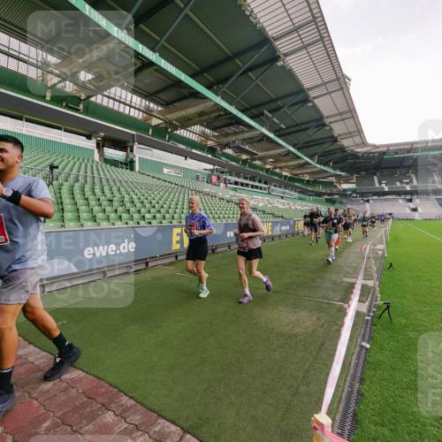13.09.2026 - 21. swb-Marathon Bremen Michael Burmester http://msf.ph/oto/10327267 13.09.2026 13:32:11 Laufen im Stadion 122, 224, 295, 344, 350, 386, 487, 490, 617, 639, 690, 786, 787, 840, 965, 1114, 1133, 1142, 1292, 1310, 1314, 1326, 1329, 1377, 1427, 1529, 1591, 1592, 1775, 1801, 1869, 1892, 1897, 1904, 1923, 2216, 2230, 2231, 2253, 2270, 2274, 2320, 2344, 2368, 2372, 2374, 2456, 2514, 2523, 2539, 2556, 2616, 2629, 2630, 2643, 2649, 2677, 2719, 2726, 2769, 2848, 2877, 2945, 2952, 3014, 3038, 3094, 3101, 3140, 3223, 3350, 3379, 3401, 3426, 3572, 3644, 3723, 3736, 3746, 3873, 3901, 3918, 3944 meine-sportfotos.de