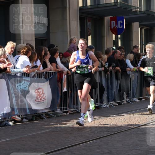13.09.2026 - 21. swb-Marathon Bremen Strokosch-Dieckow http://msf.ph/oto/10327286 13.09.2026 13:20:39 Ziel 769, 854, 1056, 1191, 1881, 2425, 2640, 3356, 3450, 3866, 3933, 4126, 4316, 4362, 4465, 4482, 4612, 4734, 5161, 5213, 5954, 6177, 6401, 6680, 6970, 7517, 7902, 8005, 8141, 8237, 8622, 8804, 8971, 9691, 13120, 13126, 201, 232, 334, 541, 876, 1197, 1528, 1646, 2493, 2577, 2953, 3813, 4174, 4351, 4357, 4358, 5137, 5450, 5493, 5855, 6495, 6496, 6901, 7411, 8178, 9047, 9162, 9721, 9949, 13222 meine-sportfotos.de