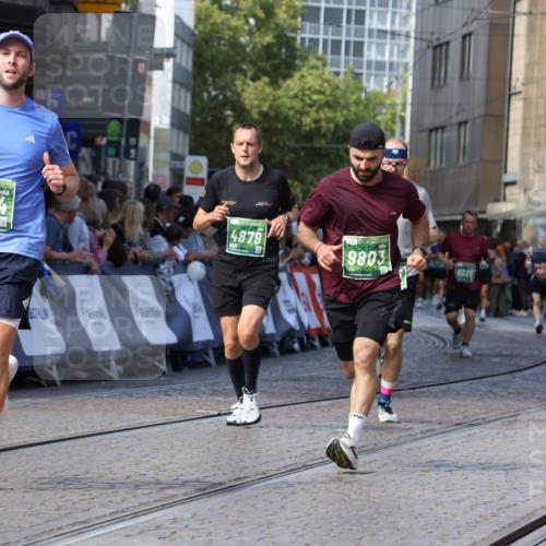 13.09.2026 - 21. swb-Marathon Bremen Strokosch-Dieckow http://msf.ph/oto/10327303 13.09.2026 13:12:33 Ziel 2447, 2820, 3362, 3703, 3830, 4283, 5940, 6107, 6739, 7328, 7521, 7621, 8981, 13013, 2362, 3054, 3988, 4605, 4879, 8029, 9775, 9803, 13106 meine-sportfotos.de