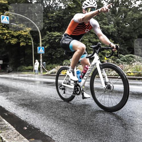 13.09.2026 - Stadtparktriathlon H.Heesch http://msf.ph/oto/10327309 13.09.2026 11:51:22 Radfahren 823, 894, 1800 meine-sportfotos.de