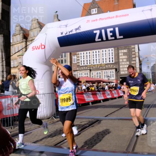 13.09.2026 - 21. swb-Marathon Bremen Tim E. http://msf.ph/oto/10327338 13.09.2026 11:01:59 Ziel 10181, 10251, 10332, 10497, 11075, 11150, 11305, 11324, 11369, 11412, 11413, 11479, 11486, 11550, 11551, 11668, 11747, 11985, 11986, 12379 meine-sportfotos.de